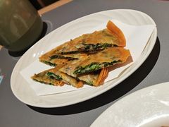 招牌韭菜鲜虾薄饼-桂满陇·手作小笼包&江南叫花鸡(中山公园店)