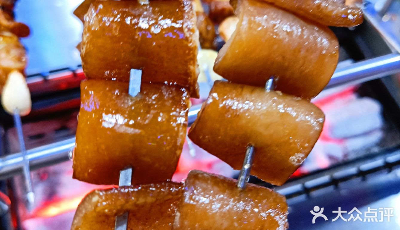 # 焦香四溢的烤串 [调皮]