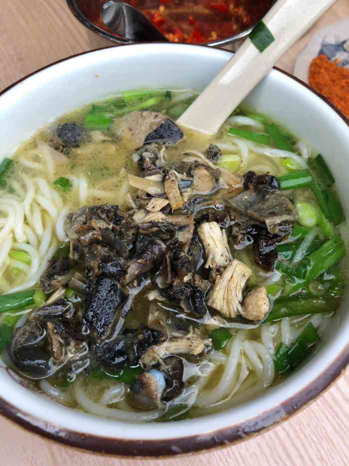 子宸什夹婆·乌鸡米线(总店)-"新鲜的点评.