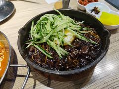 铁板蔬菜炸酱面-炒码先生·韩餐炸鸡披萨(西塔店)