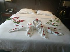 -武汉光谷广场杨家湾地铁站怡程酒店