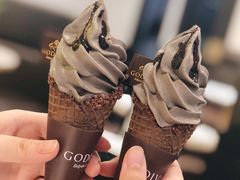 芝麻焦糖味软冰淇淋-GODIVA(景枫中心店)