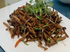 香椿苗爆珍菌-闻鲜素食茶餐厅(高新区店)