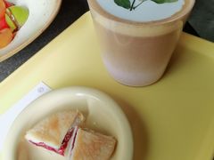 滇红玫瑰乳扇拿铁-FOOOO CITY CLUB 孚乐里音乐西餐酒吧(悠方店)
