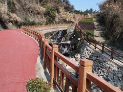 -梅岭月亮湾山体公园