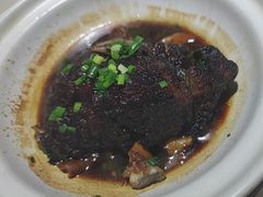 -老码头黑皮肘子锅包肉(赣水路店)
