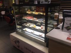 面包甜点陈列柜-麦当劳(西单明珠店)