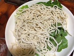 -茸梅路右拐龙虾-农家菜(松江店)