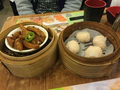 豉汁蒸凤爪和虾饺-添好运点心专门店(深水埗店)