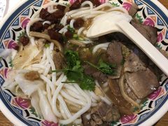 -鑫花溪牛肉米粉(人民广场店)