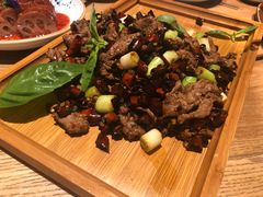 罗勒豉椒炒薄切牛肉-小大董·烤鸭(凤凰汇店)