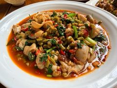 泡椒肠头-茅屋大酒店