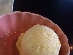榴莲冰淇淋-莓园冰淇淋店