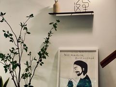 -彳亍咖啡·这里(水湾路店)