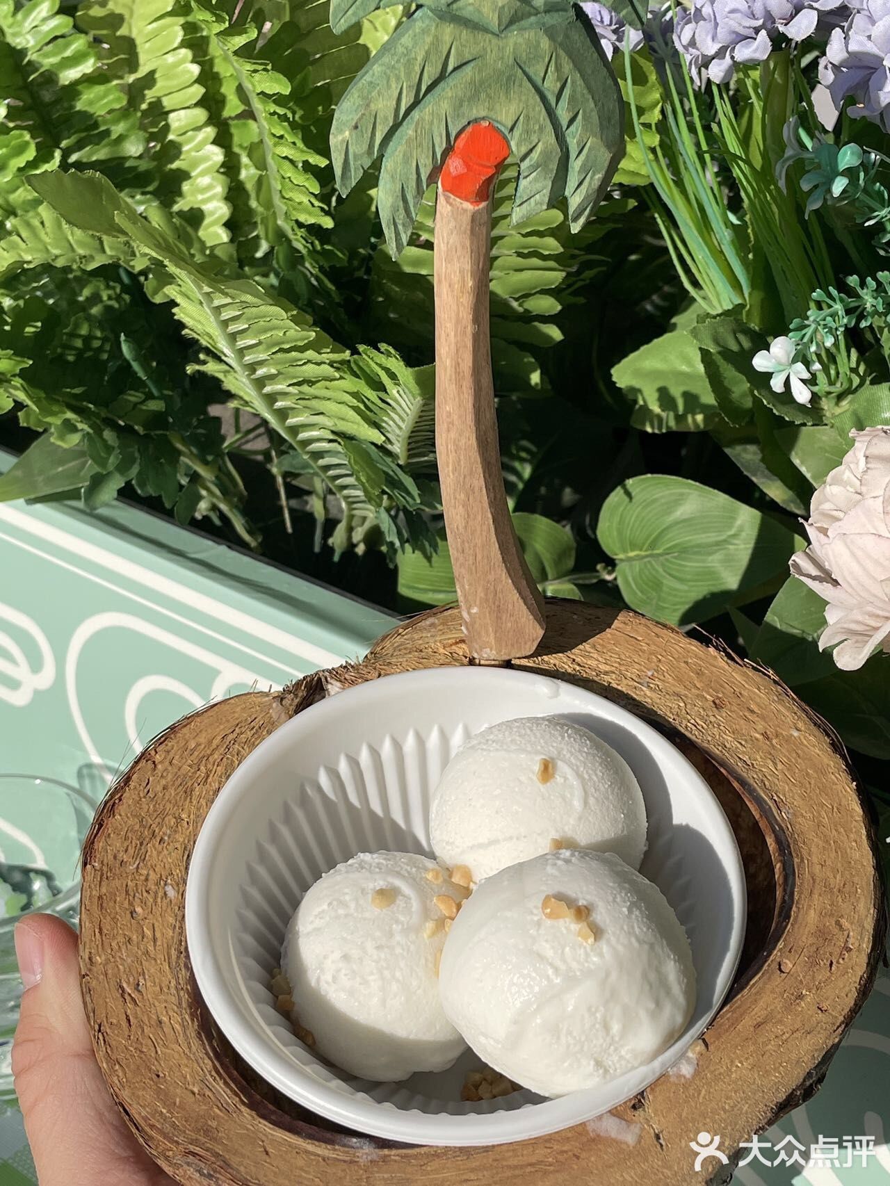 来蓝港我只做1️⃣件事！炫奶噗噗椰子冰淇淋！
