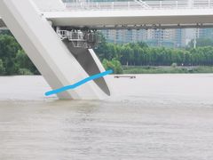 -南京眼步行桥