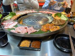 -哈哈碳都·牛肋条无限自助烤肉(台江万达店)