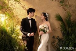 -雪中彩影婚纱摄影·微光艺术中心