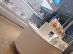 -好利来(万卉路店)