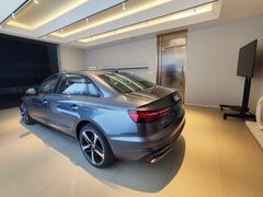 -上海冠松华奥奥迪4S店(张江店)