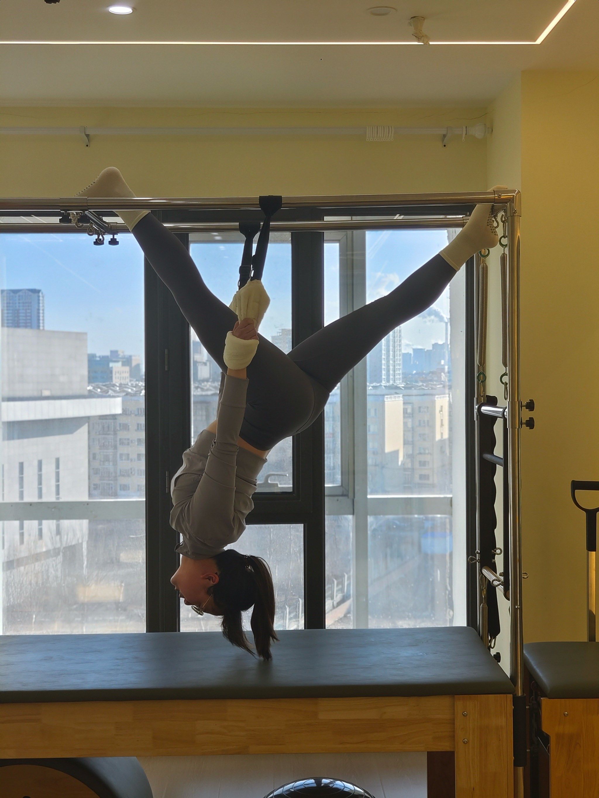 杰伦威为弟弟科迪送豪外，价格高达元，兄弟情深激发热议(杰伦威尔逊)