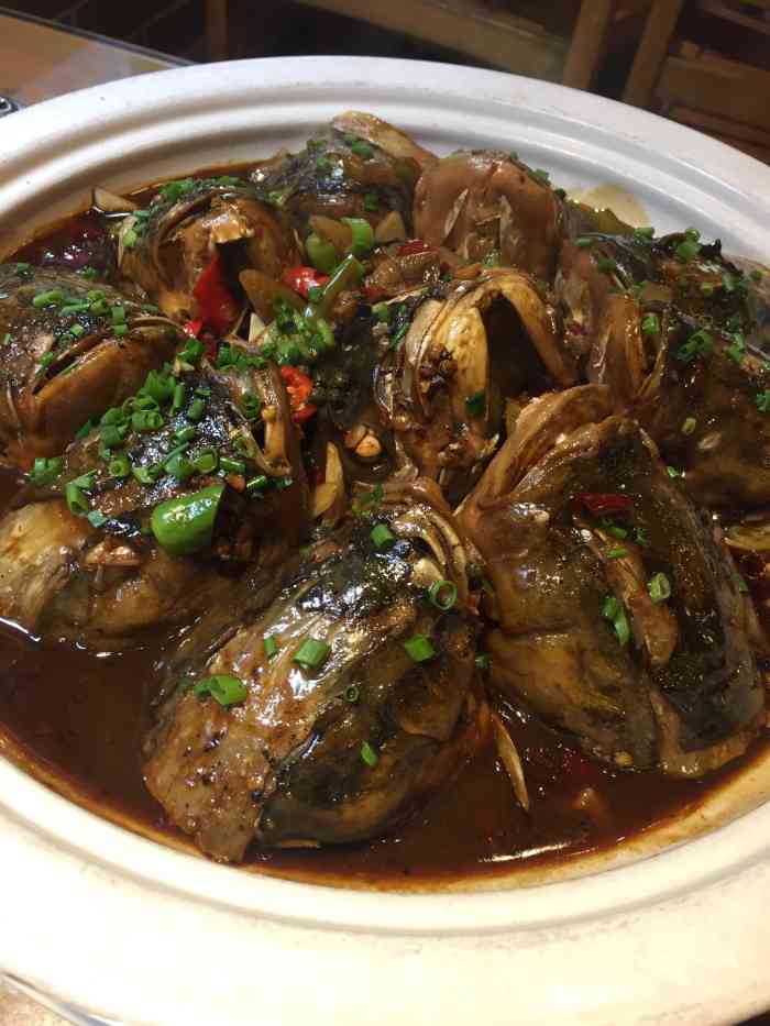 何记烧鱼嘴-"又是一家不记得几刷的烧菜馆依然选择的一.