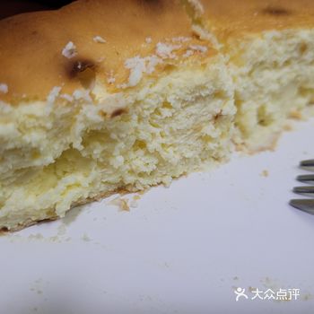 今天同事突然想订山姆瑞士卷请我们吃,没有我想吃的提拉