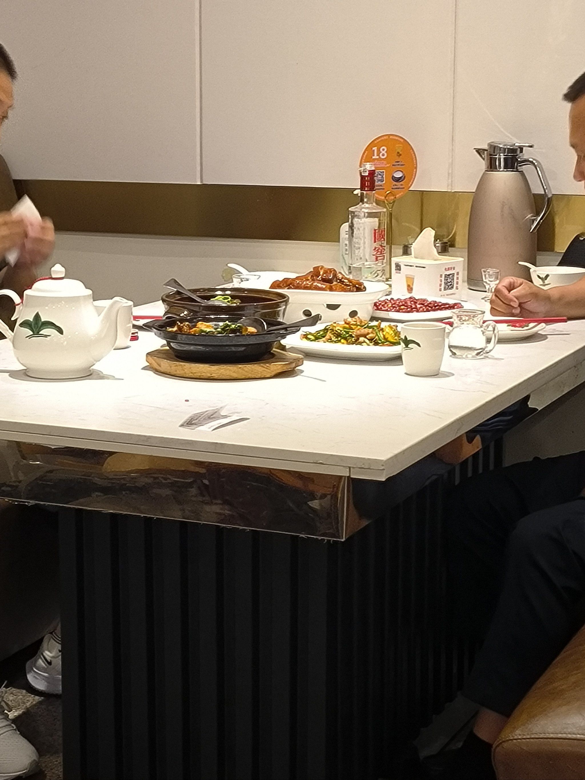 现代风尚餐厅体验