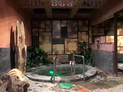 -泉城欧乐堡戏水湾艺术养生温泉