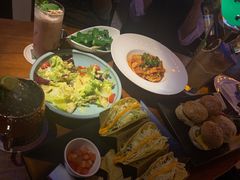 -鲨鱼美式餐厅酒吧Sharky