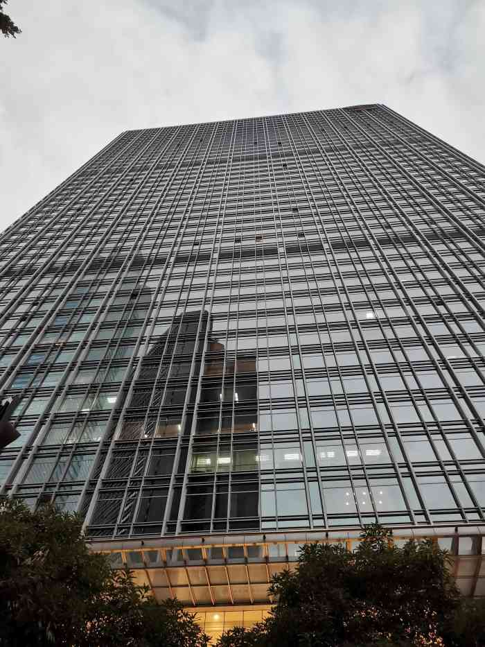 耀中广场-"来这边做美容,非常时期,所以这边出入都非.