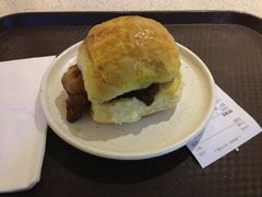 猪扒菠萝包-大利来记咖啡室(告利雅施利华街店)