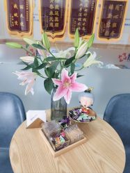 -靓芙泉专研痘痘肌