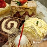 夏天太热吃完甜品心里美滋滋          💟