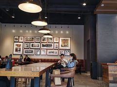 大堂-星巴克(天津新燕莎奥特莱斯店)