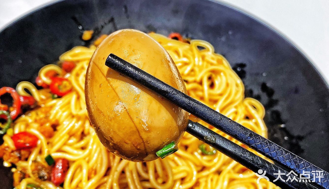 最近是爱上了江西的拌粉，一连吃了好几天的节奏。