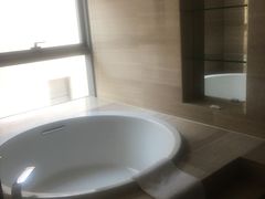 -天津梅江中心皇冠假日酒店