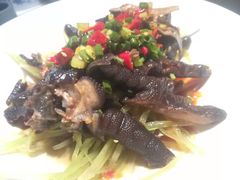 鲜椒乌鸡脚-绿茶餐厅(成都太古里店)