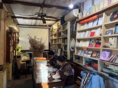 -斯多格书乡(北京大学畅春园店)
