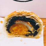 【馅中馅蛋黄酥】一盒四个，一个70克