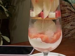 桃子芭菲-Ten Olives甜点