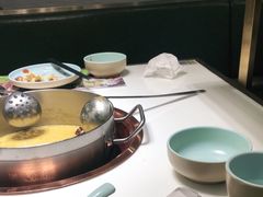 -洪氏嗨捞·猪肚鸡火锅(阳光天地店)