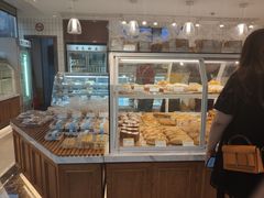 面包甜点陈列柜-老大昌(淮海中路店)
