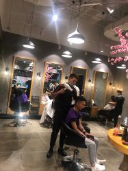 -时尚殿堂明星门店
