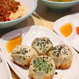 春日限定美味怎么能少得了这口荠菜生煎呢🔥