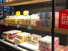 面包甜点陈列柜-米洛克欧洲蛋糕(西南路店)