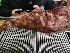 -欢乐牧人蒙古炭烤羊腿(四平路店)