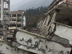 -四川汶川特大地震漩口中学遗址