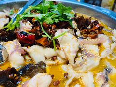 -何哥鲜鱼餐厅(龙湖花园店)