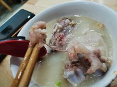 -雷祖芳老妈蹄花店